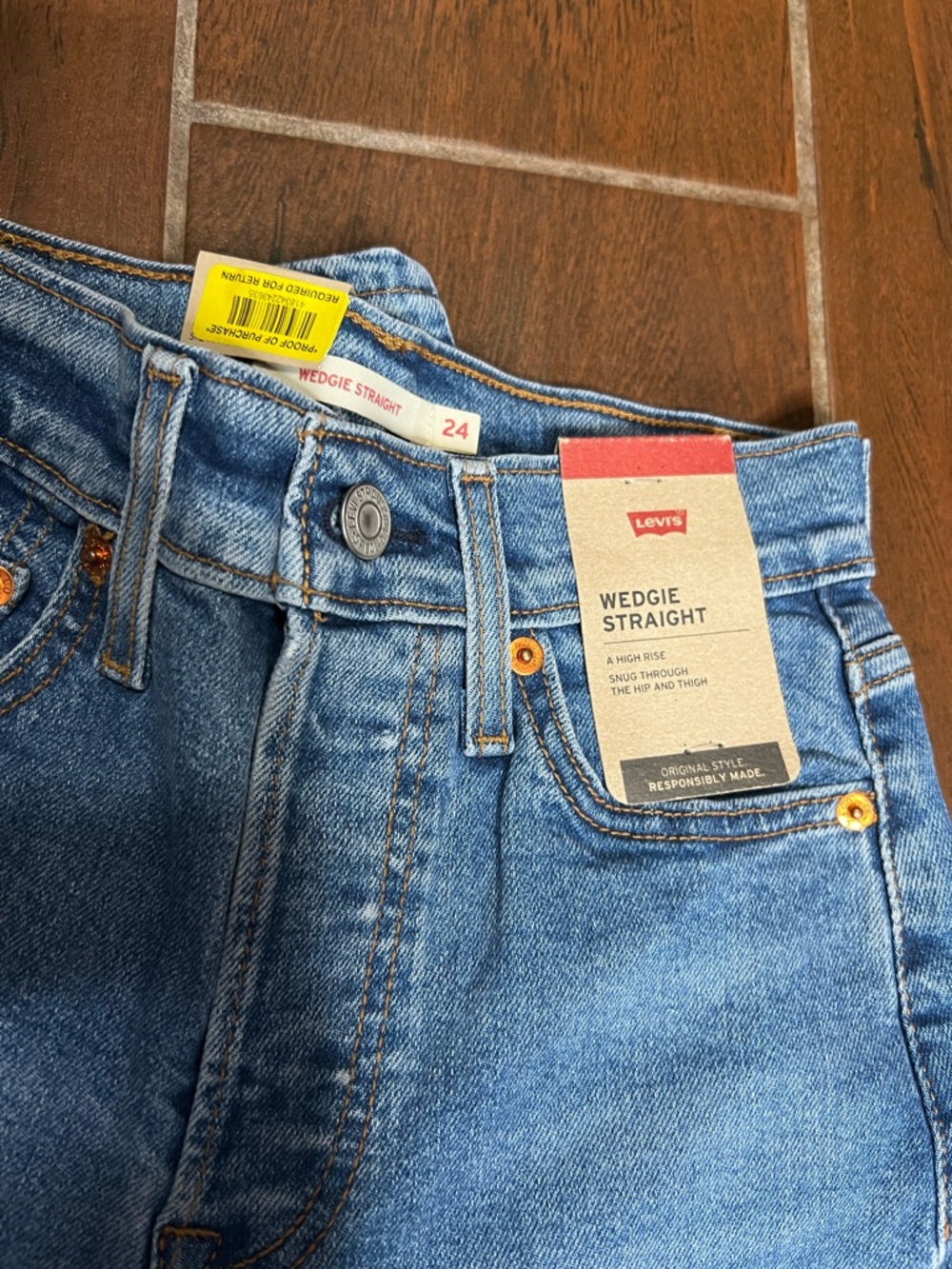 Levi’s Wedgie Straight Medium Wash Denim Jeans High Rise - Picture 2 of 6